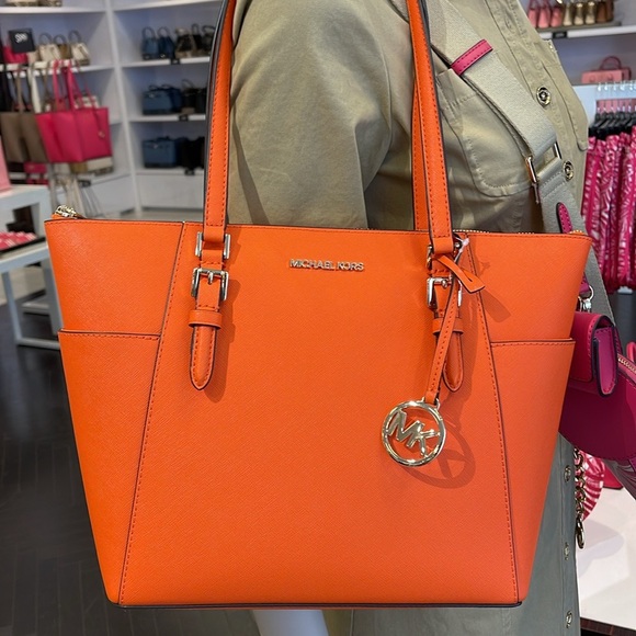 MICHAEL KORS
Jet Set Large Crossgrain Leather Top-Zip Charlotte Tote Shoulder - Picture 2 of 16